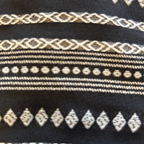 Loft Black & White Aztec Print Tribal Shorts Size 4 - Picture 3 of 11